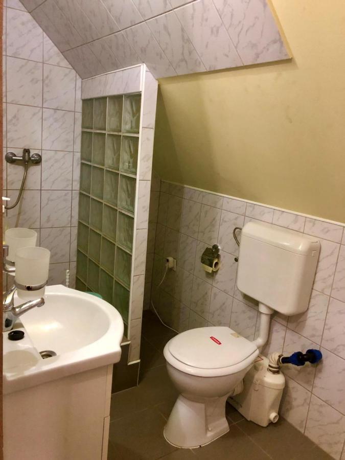 Dutch Farm In Felsolajos Apartment Ngoại thất bức ảnh